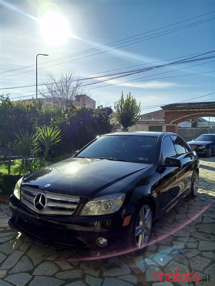 2011' Mercedes-Benz C 300 photo #3