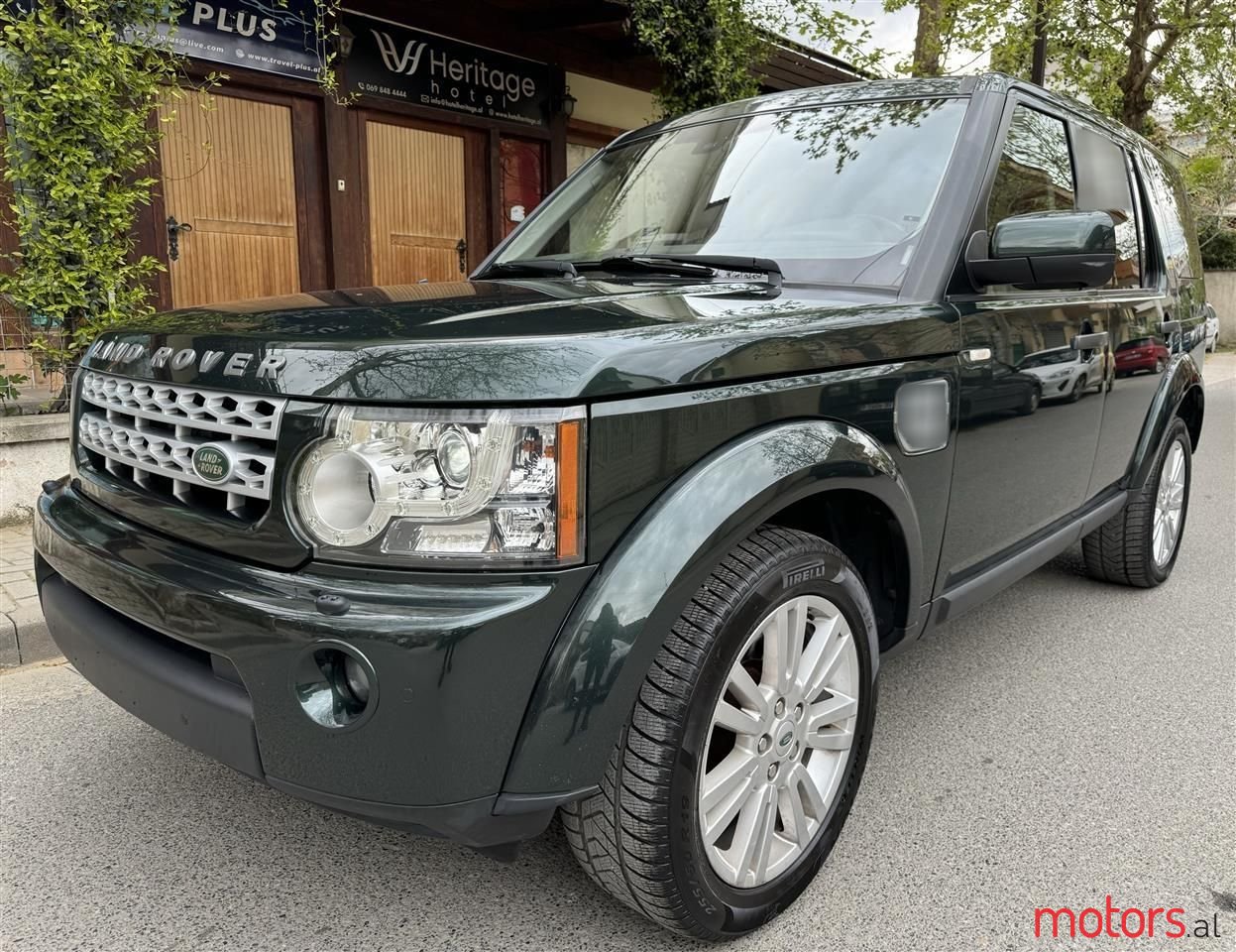 2012' Land Rover Discovery photo #2