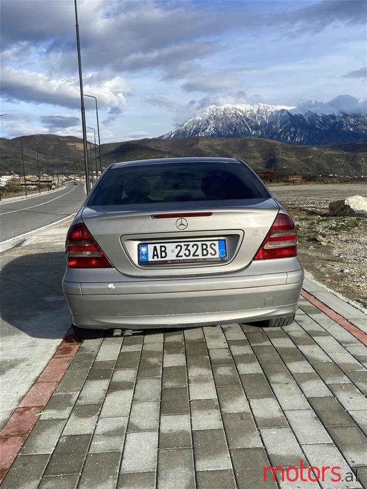 2005' Mercedes-Benz C 220 photo #5