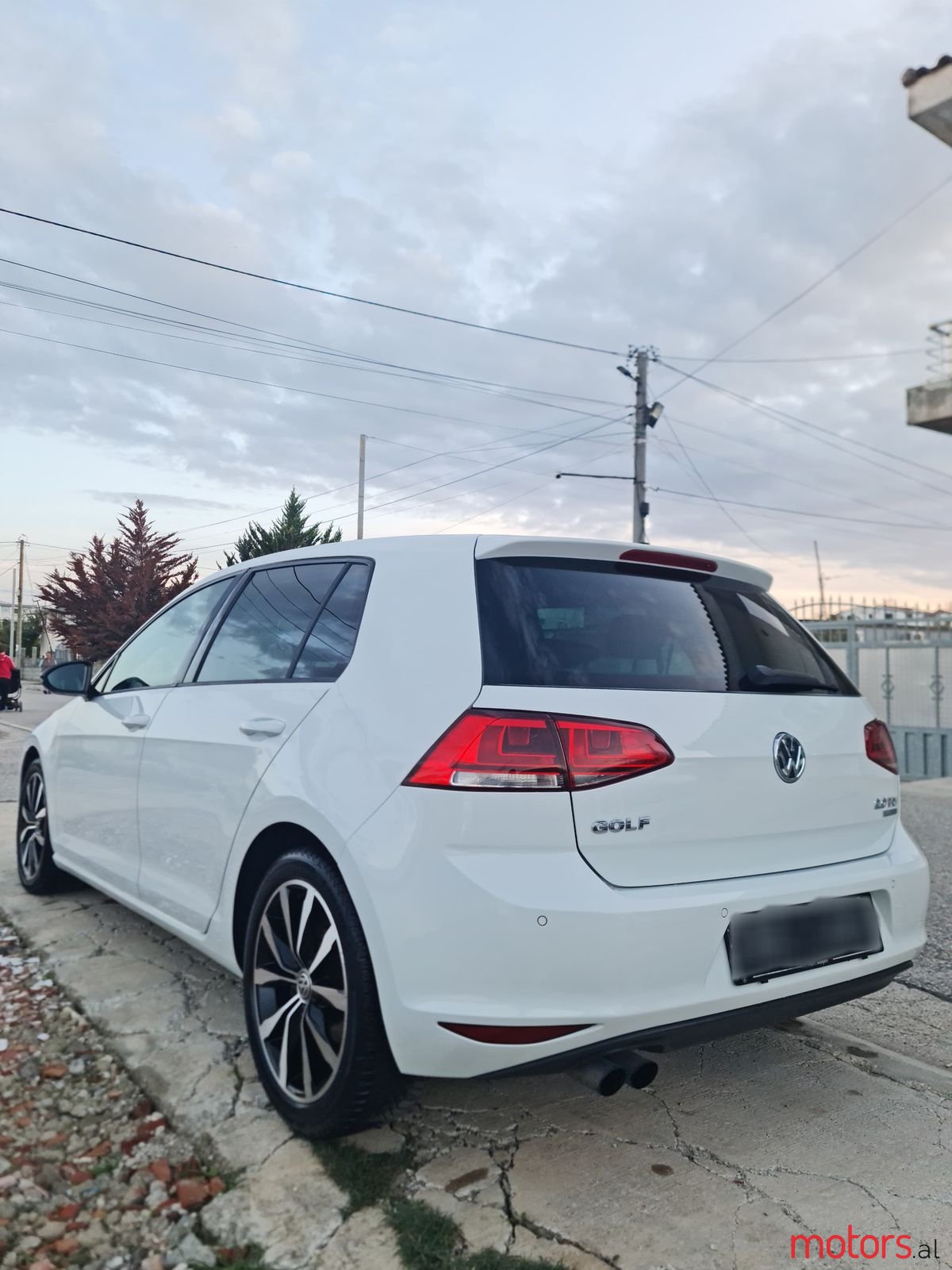 2013' Volkswagen Golf photo #1