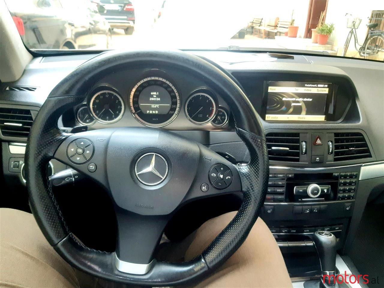 2010' Mercedes-Benz E 350 photo #2