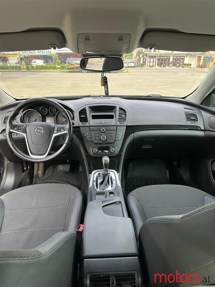 2010' Opel Insignia photo #6