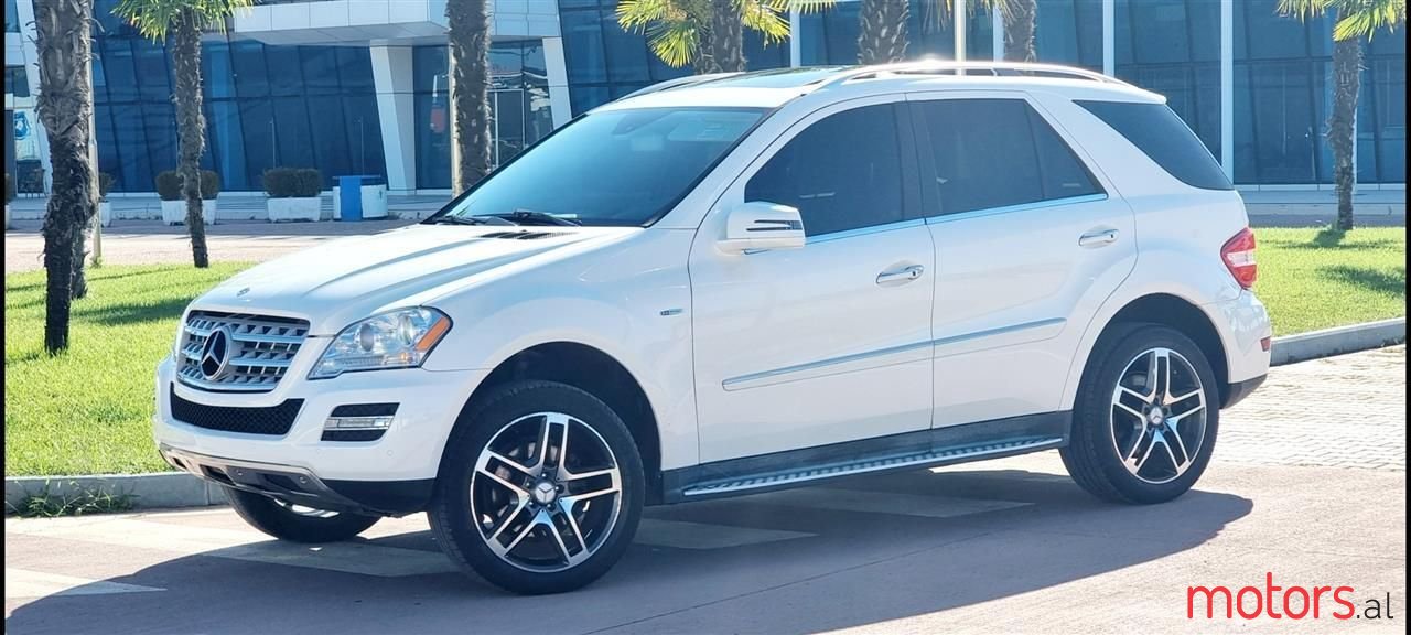 2011' Mercedes-Benz ML 350 photo #3