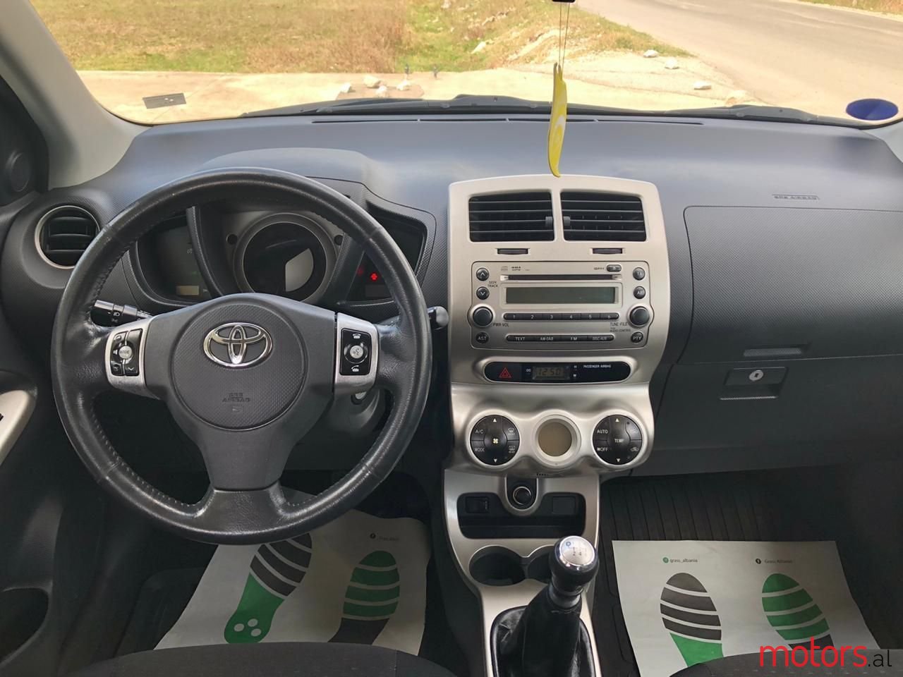 2010' Toyota Urban Cruiser photo #3