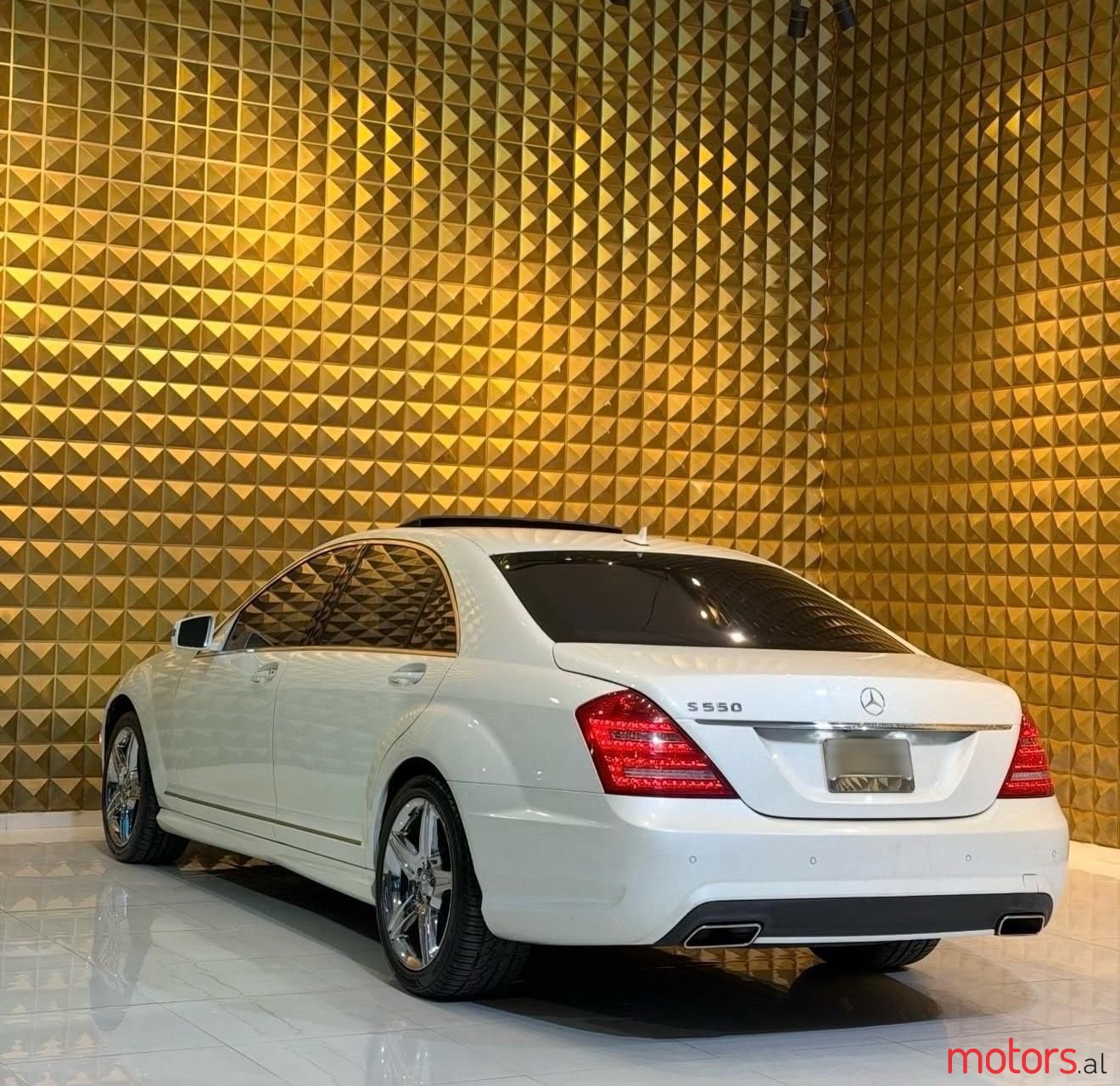2011' Mercedes-Benz S 550 photo #3