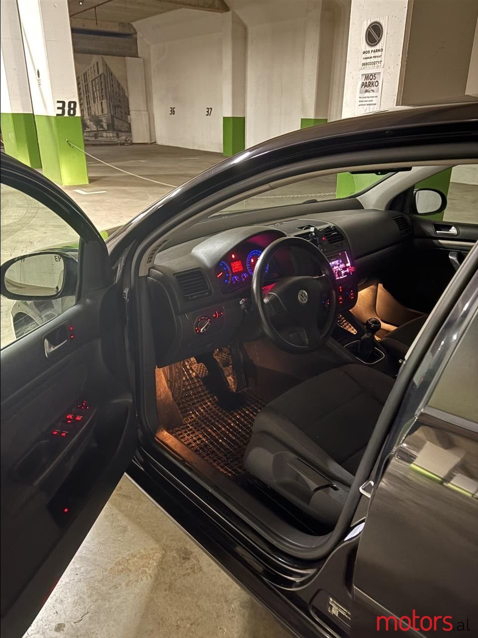 2007' Volkswagen Golf photo #4