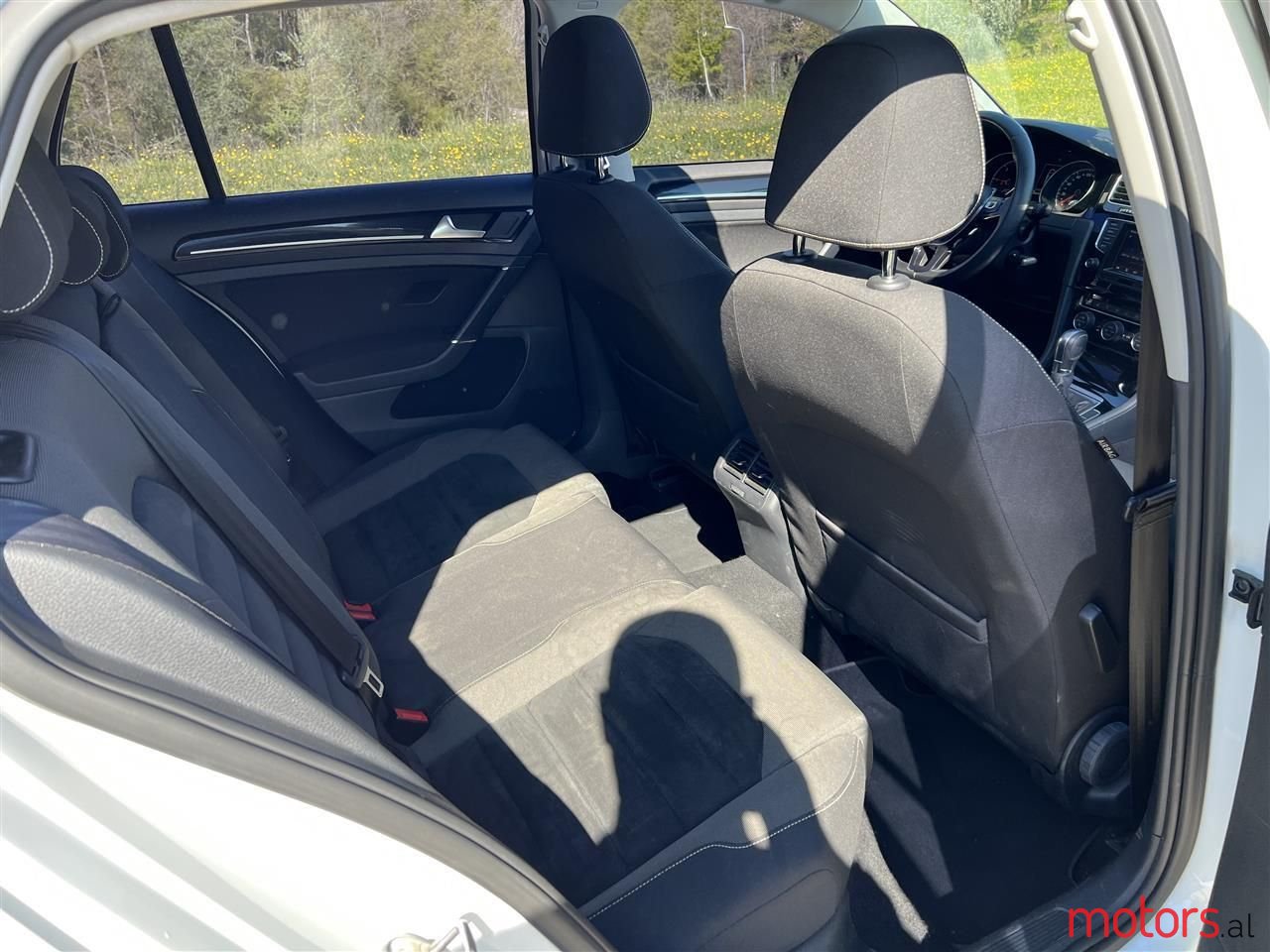 2014' Volkswagen Golf photo #2