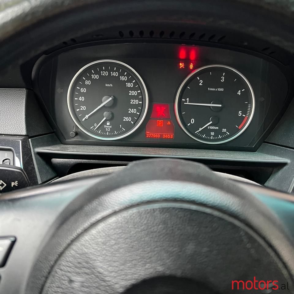 2009' BMW 520 photo #2