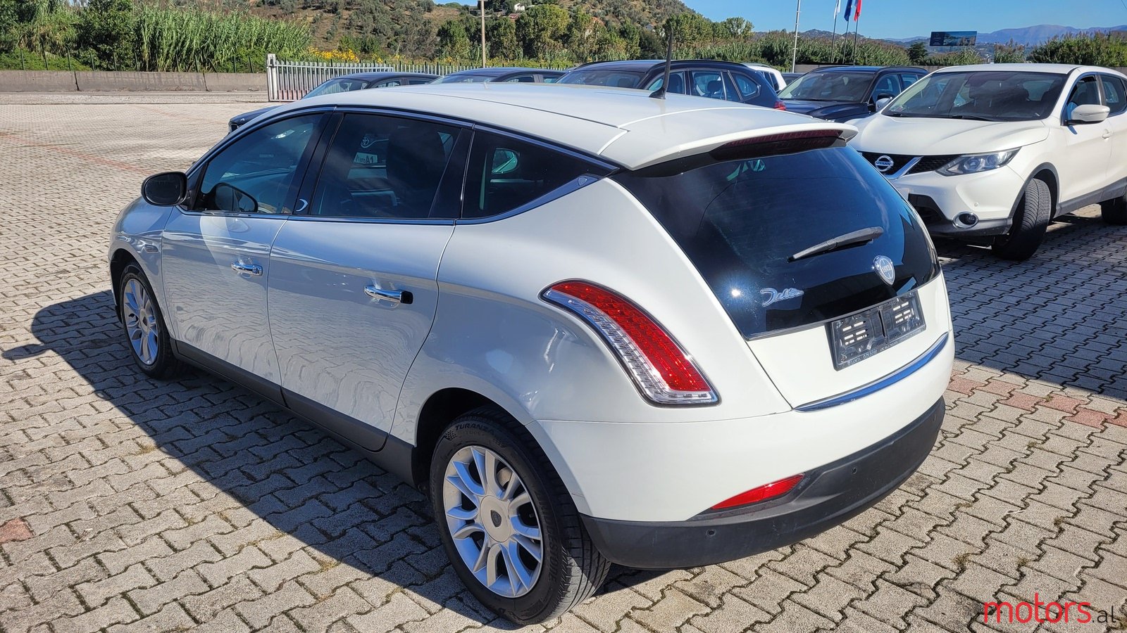 2010' Lancia Delta photo #2