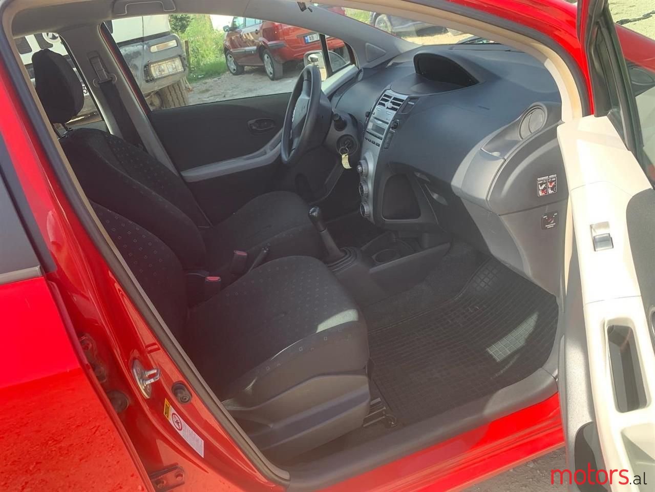 2008' Toyota Yaris photo #5