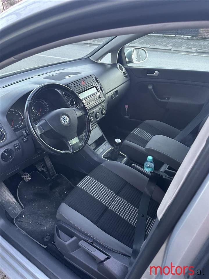 2009' Volkswagen Golf Plus photo #1