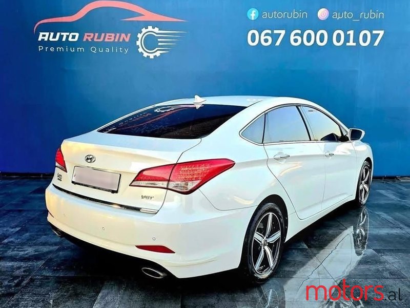 2013' Hyundai i40 photo #2