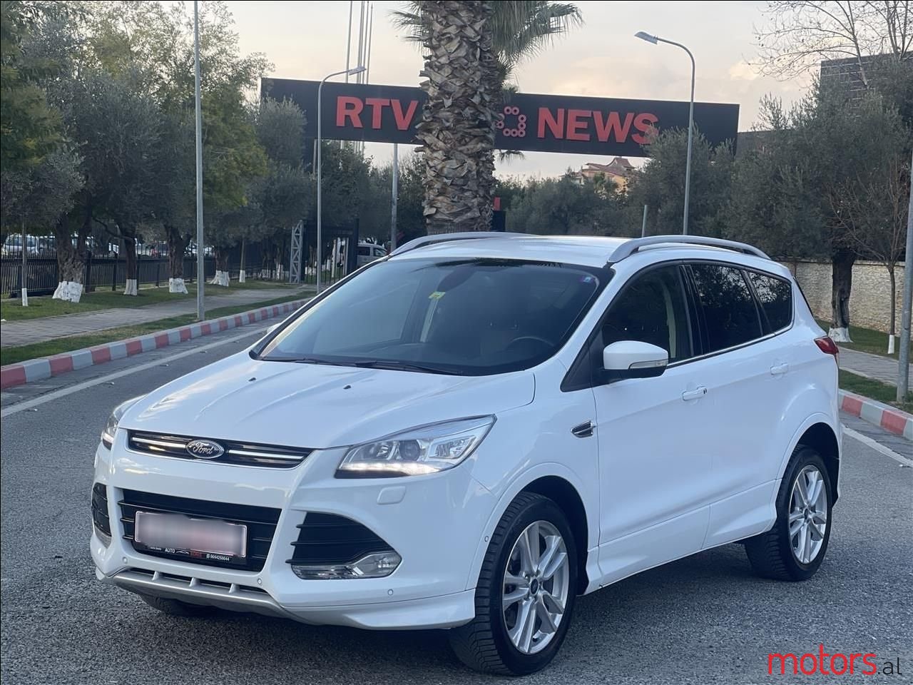 2014' Ford Kuga photo #2