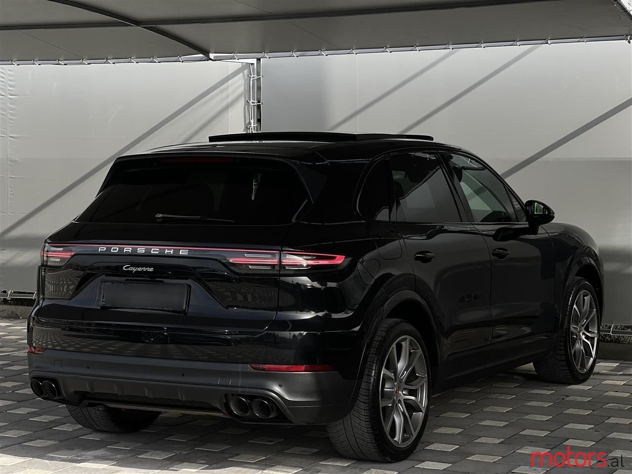 2020' Porsche Cayenne photo #5