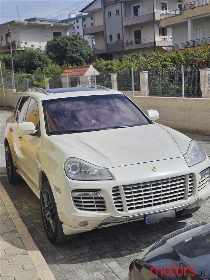 2008' Porsche Cayenne photo #2