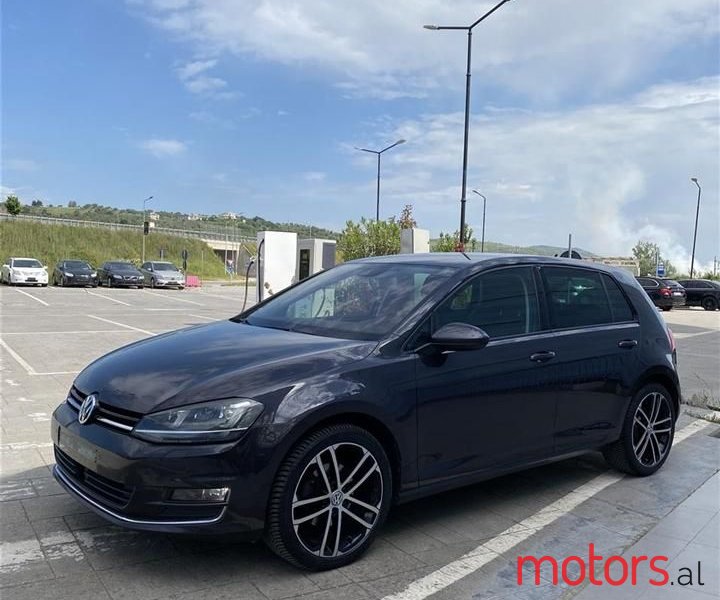 2016' Volkswagen Golf photo #3