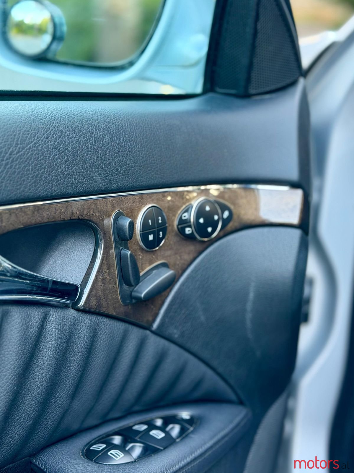 2008' Mercedes-Benz E 200 photo #6