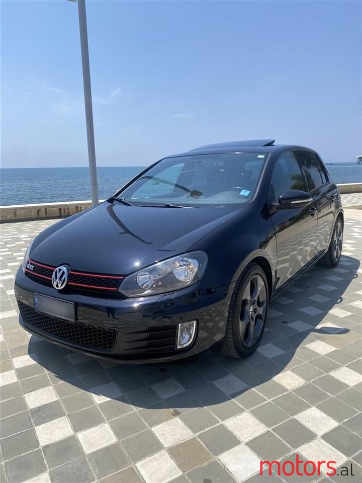 2011' Volkswagen Golf photo #3