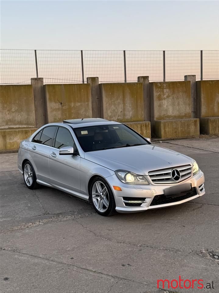 2012' Mercedes-Benz C 300 photo #6