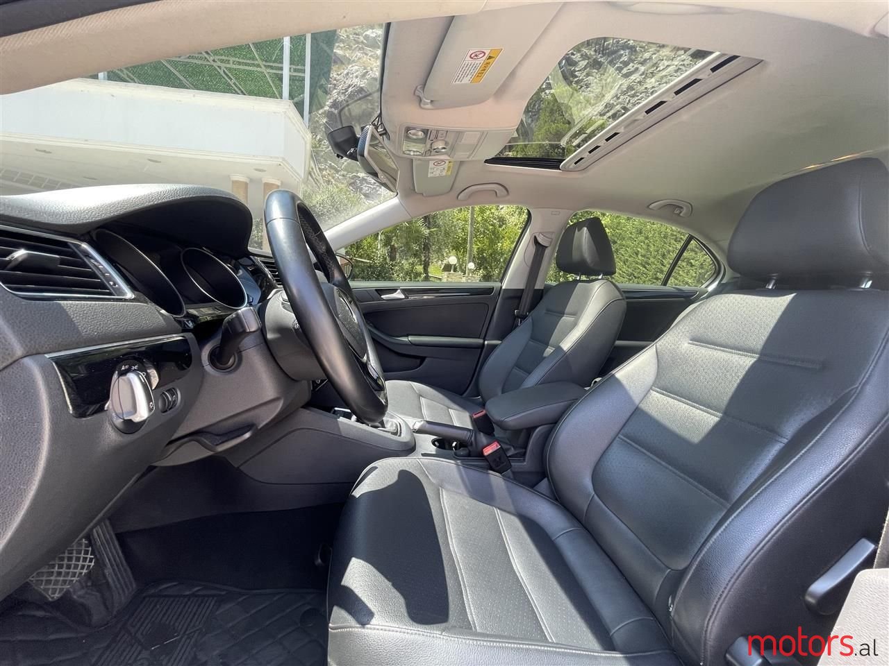 2014' Volkswagen Jetta photo #2