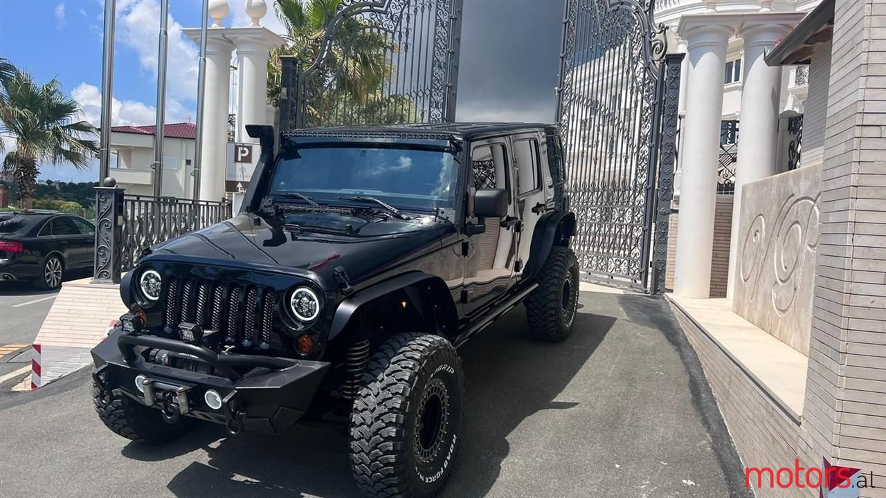 2011' Jeep Wrangler photo #4