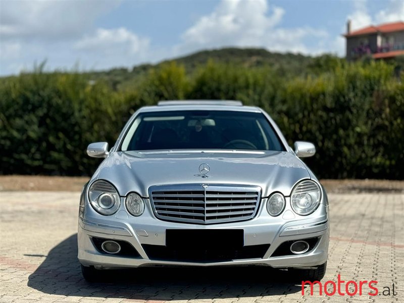 2007' Mercedes-Benz E 220 photo #2