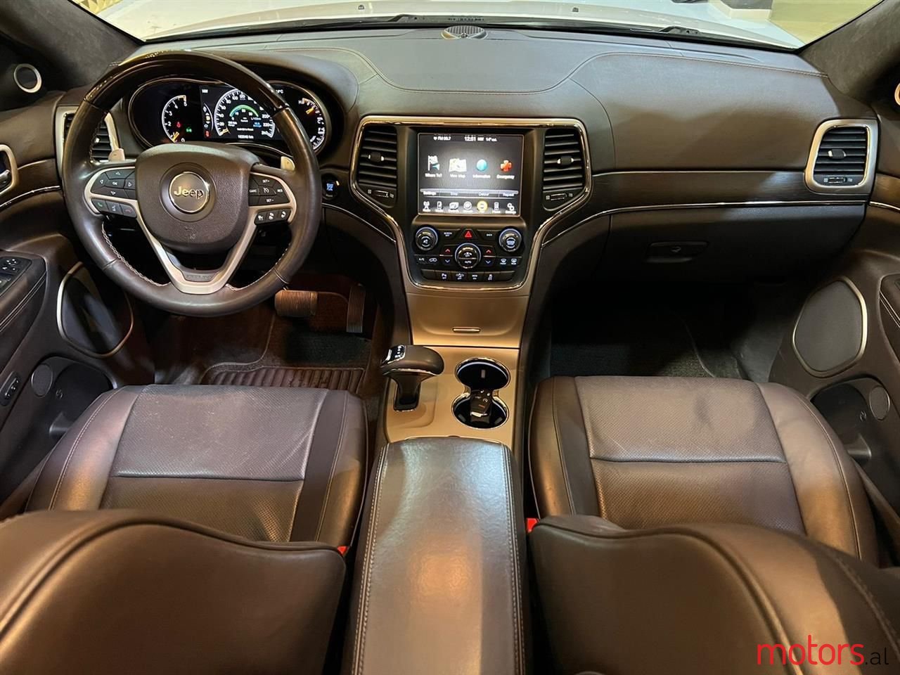 2015' Jeep Grand Cherokee photo #6