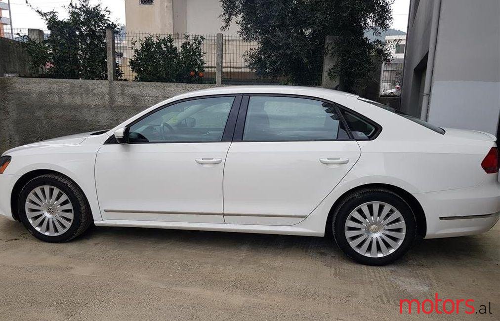2013' Volkswagen Passat photo #1