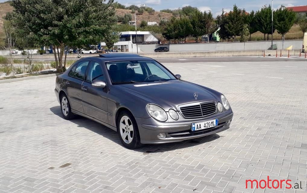 2004' Mercedes-Benz E 270 photo #1