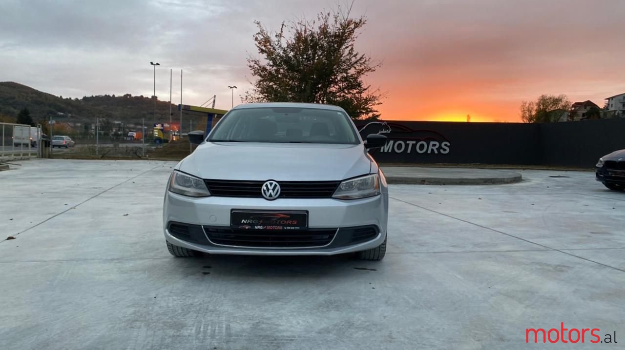 2011' Volkswagen Jetta photo #1