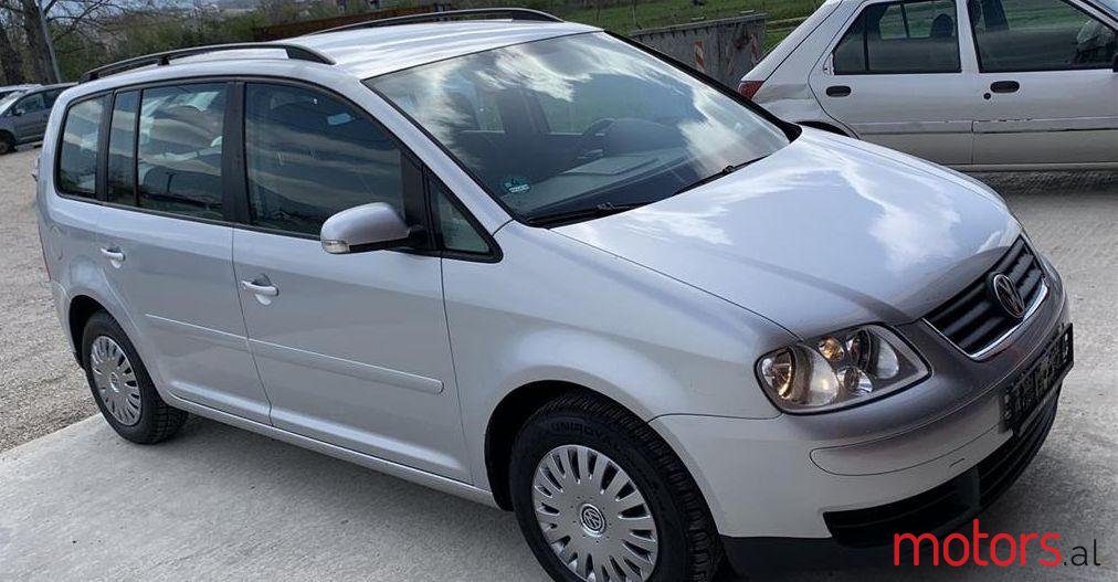 2006' Volkswagen Touran photo #1