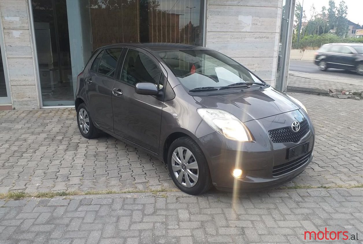 2007' Toyota Yaris photo #1
