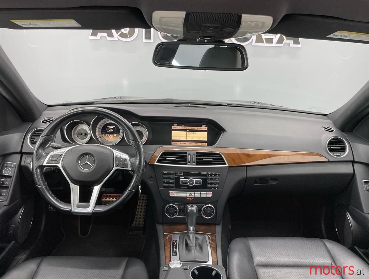 2012' Mercedes-Benz C 300 photo #3