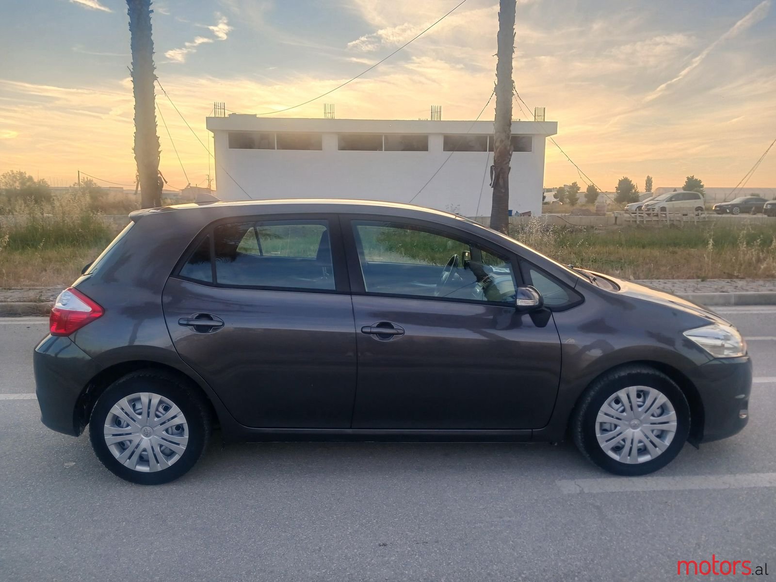 2010' Toyota Auris photo #5