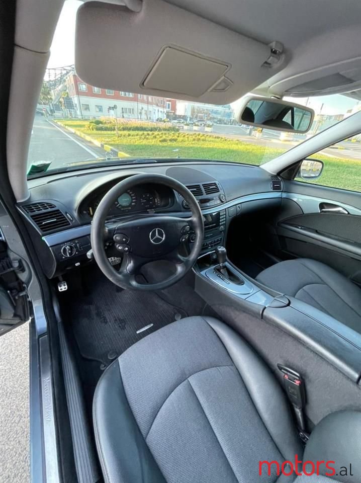 2009' Mercedes-Benz E 280 photo #4