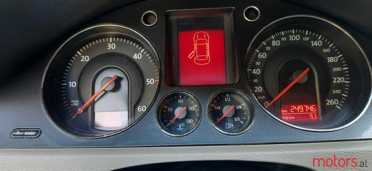 2006' Volkswagen Passat photo #2