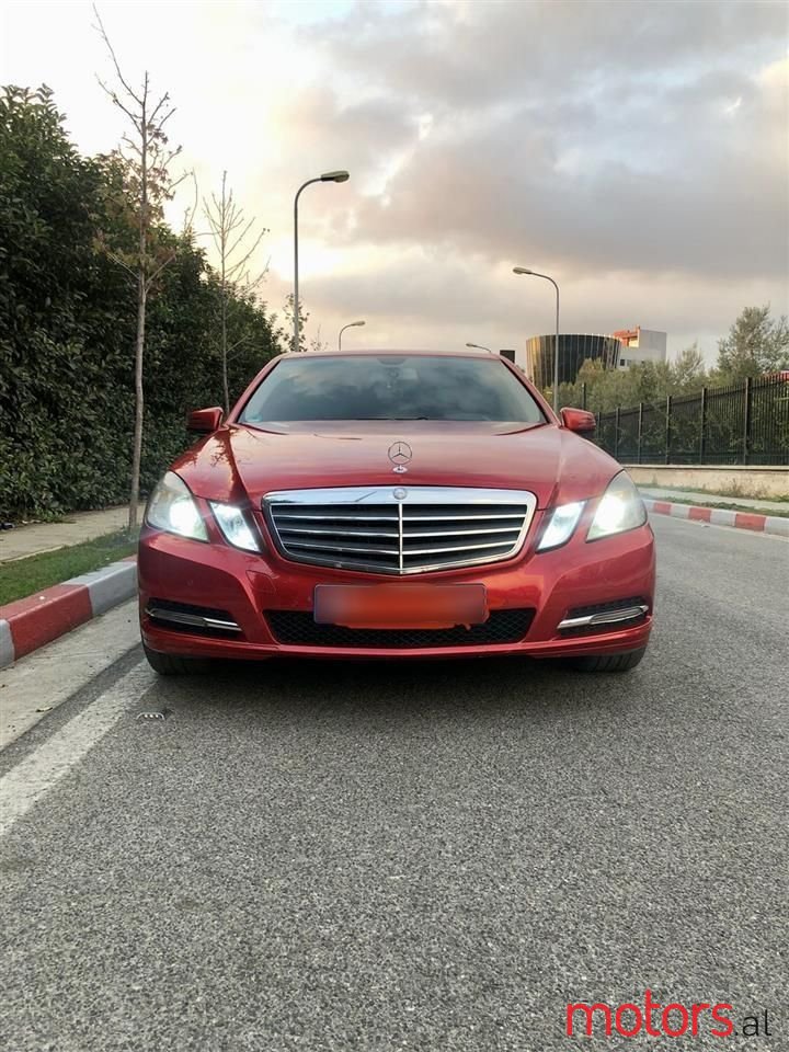 2013' Mercedes-Benz E 220 photo #2