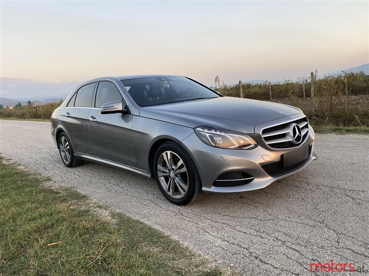 2014' Mercedes-Benz E 220 photo #1