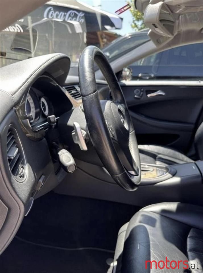 2009' Mercedes-Benz CLS 300 photo #4