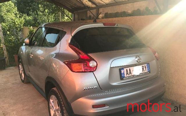 2010' Nissan Juke photo #2