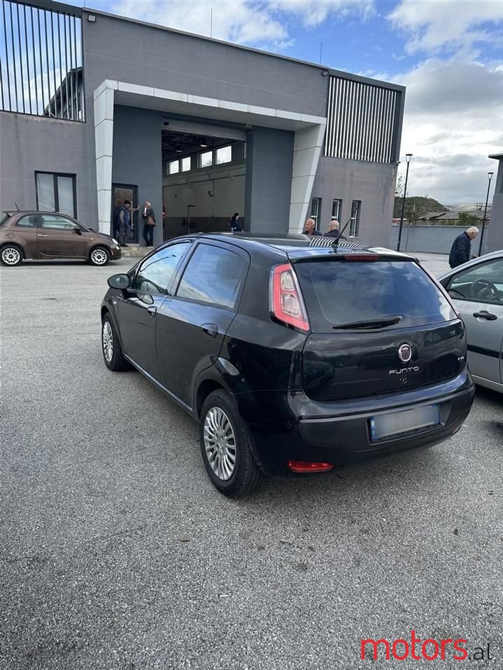 2010' Fiat Punto Evo photo #3