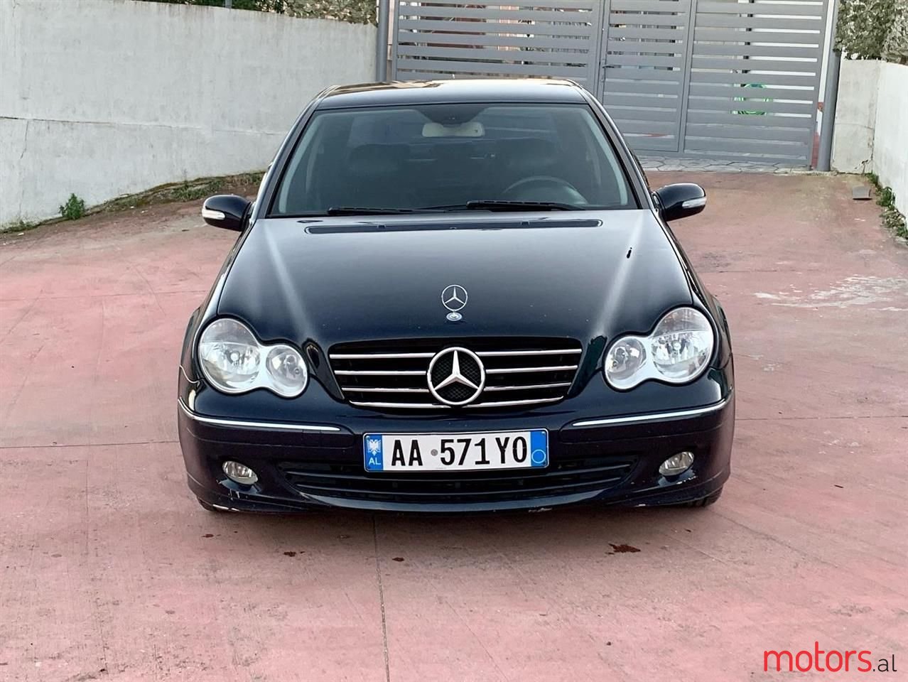 2005' Mercedes-Benz C 220 photo #1