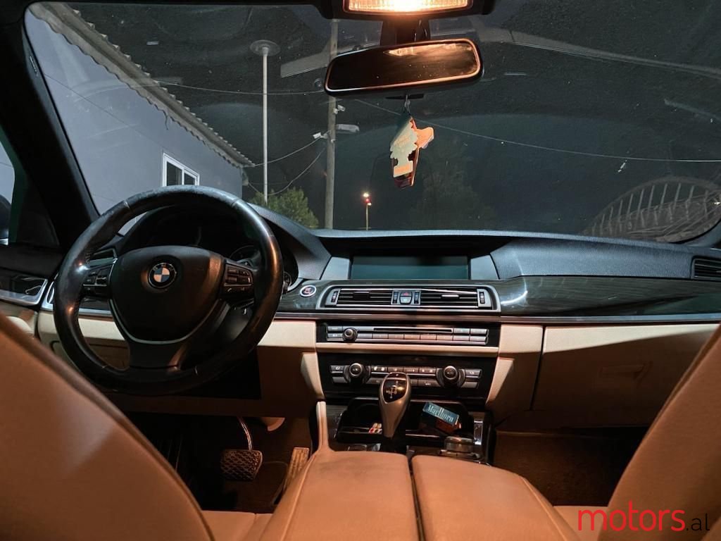 2012' BMW 530 photo #5