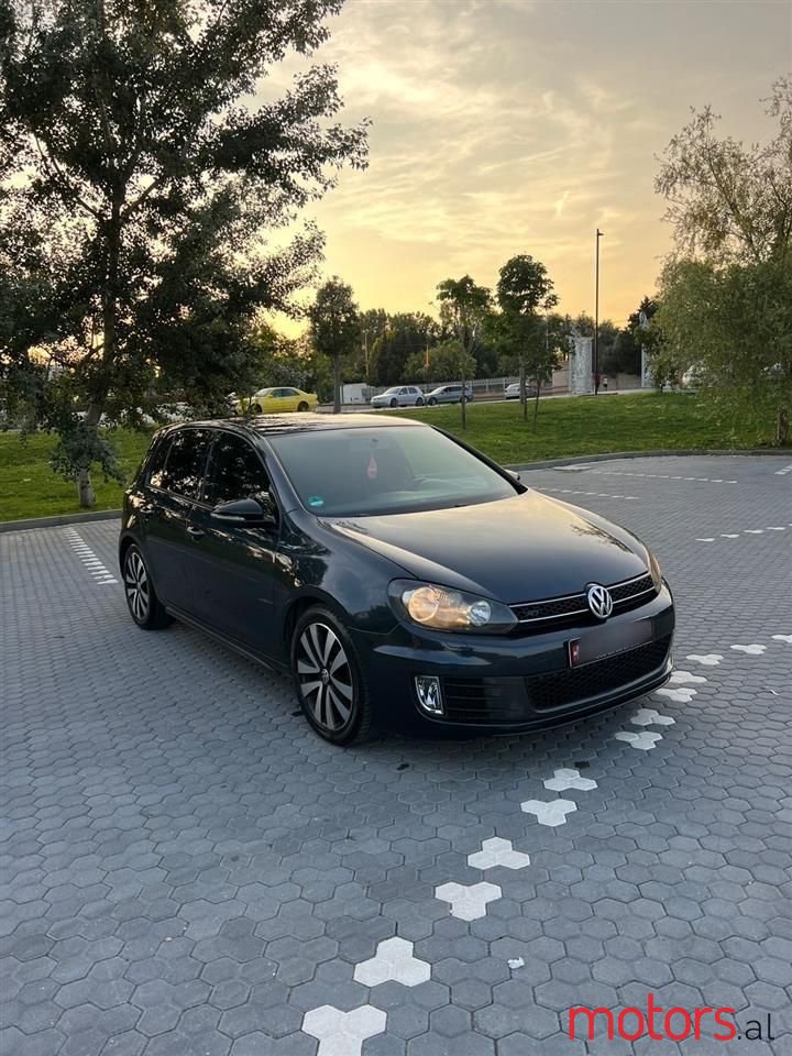 2010' Volkswagen Golf photo #1