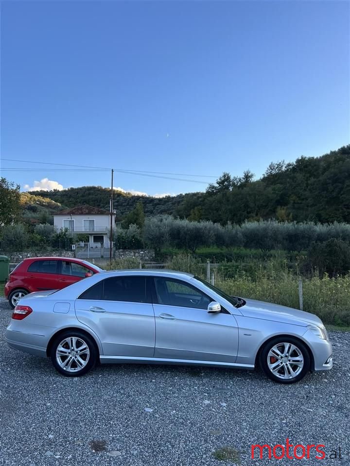 2009' Mercedes-Benz E 250 photo #2
