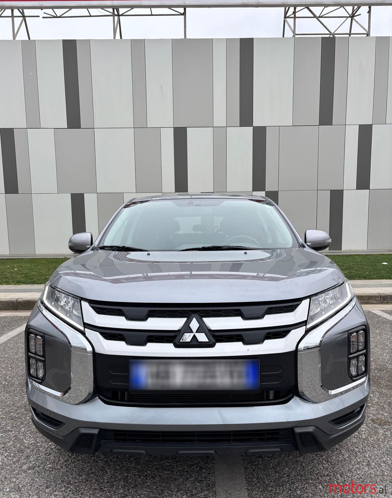 2024' Mitsubishi Outlander photo #3