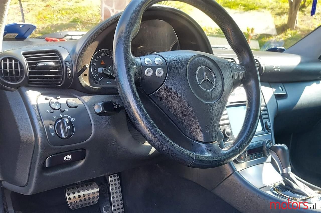 2005' Mercedes-Benz 220 photo #3