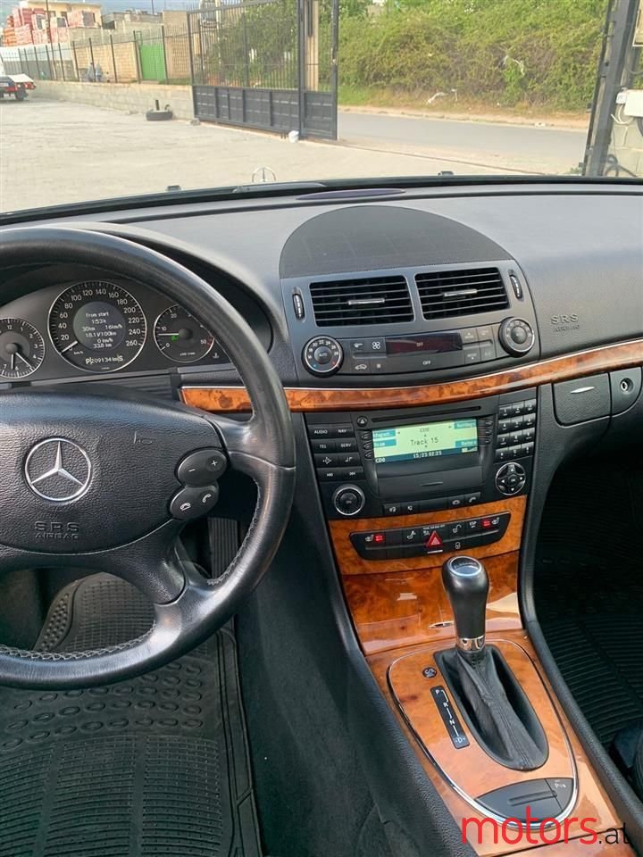 2008' Mercedes-Benz E 280 photo #6