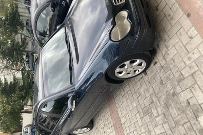 2002' Mercedes-Benz C 220