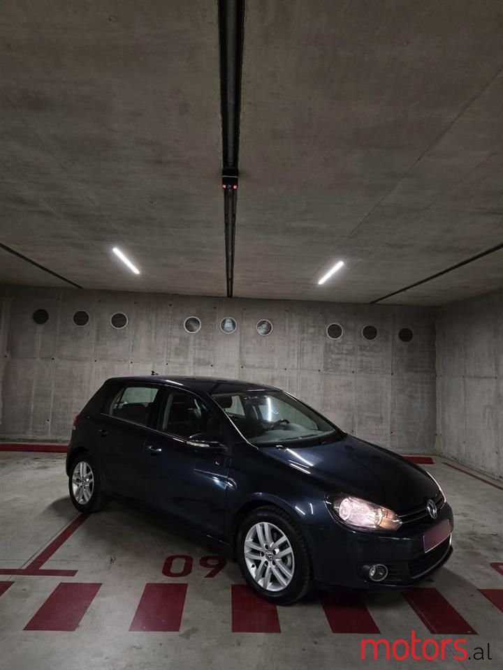 2010' Volkswagen Golf photo #1